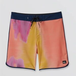 Quiksilver Men's Highline Scallop Boardshorts